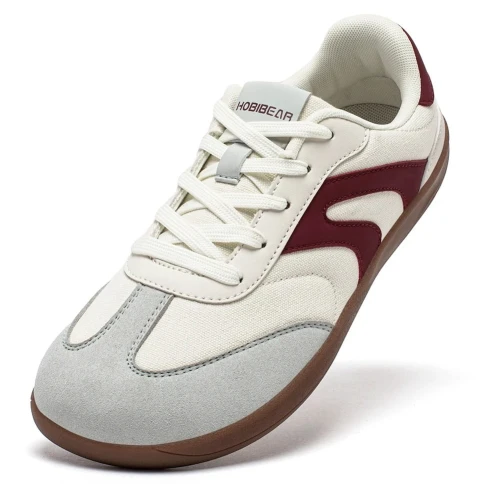 Lekkie buty typu barefoot w różnych wariantach kolorystycznych z szerokim noskiem i elastyczną podeszwą gumową.