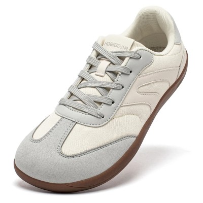 Lekkie buty typu barefoot w różnych wariantach kolorystycznych z szerokim noskiem i elastyczną podeszwą gumową.