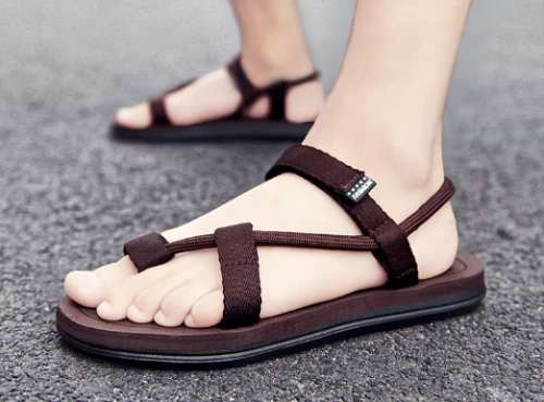 Męskie sandały sportowe 2w1 z funkcją zamiany w klapki, wykonane z elastycznych linek i parcianych pasków.