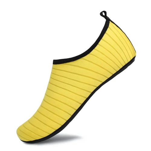 Lekkie buty do wody unisex z kolorowymi wzorami i antypoślizgową podeszwą idealne na kamieniste plaże.