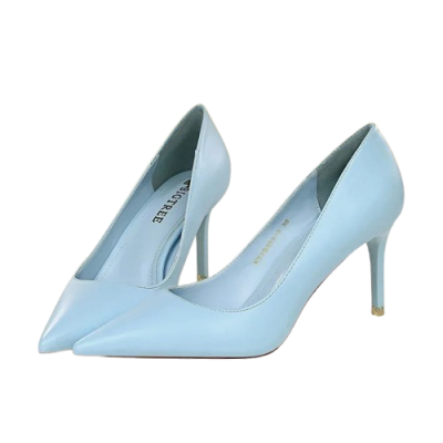 Klasyczne damskie szpilki z eko-skóry z noskiem w szpic i obcasem 7,5 cm dostępne w różnych kolorach.