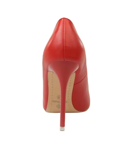 Klasyczne damskie szpilki z eko-skóry z noskiem w szpic i obcasem 7,5 cm dostępne w różnych kolorach.