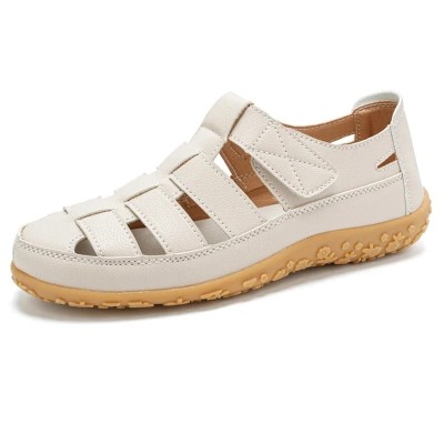 Damskie sandały sportowe z zapięciem na rzep przy kostce.