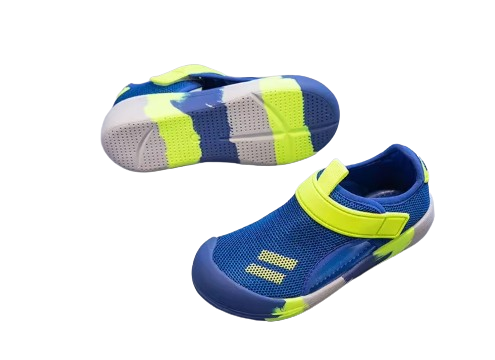 Dziecięce sandałki barefoot z siateczki na elastycznej podeszwie, zapinane na rzep.