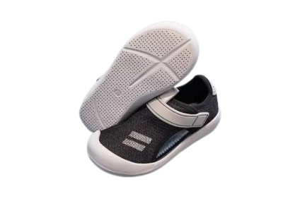 Dziecięce sandałki barefoot z siateczki na elastycznej podeszwie, zapinane na rzep.