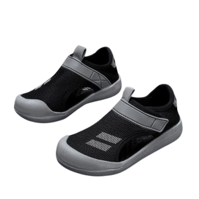 Dziecięce sandałki barefoot z siateczki na elastycznej podeszwie, zapinane na rzep.