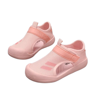 Dziecięce sandałki barefoot z siateczki na elastycznej podeszwie, zapinane na rzep.