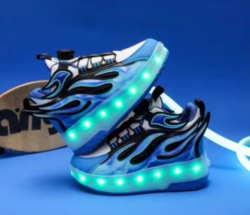 Dziecięce butorolki z chowanymi kółkami i świecącą podeszwą LED.