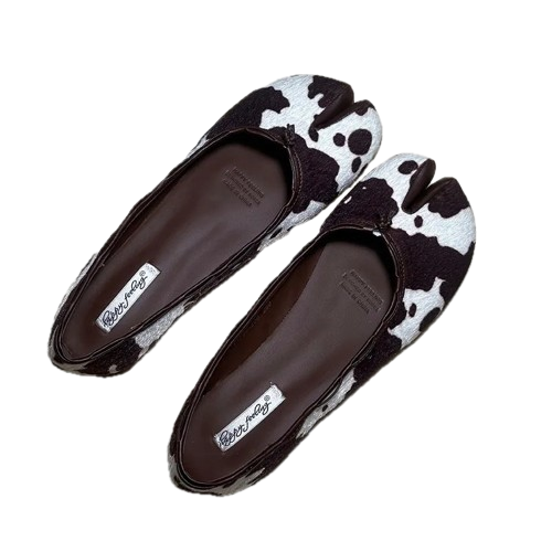 Damskie baleriny Tabi z rozdzielonym noskiem, dostępne w szerokiej gamie wzorów i kolorów, na płaskiej, komfortowej podeszwie.