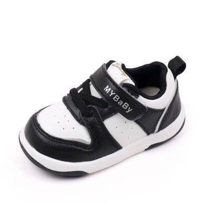 Sportowe sneakersy dziecięce dla chłopca i dziewczynki na rzepy, dostępne w wielu kolorach w rozmiarach 15-22.