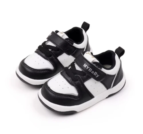 Sportowe sneakersy dziecięce dla chłopca i dziewczynki na rzepy, dostępne w wielu kolorach w rozmiarach 15-22.