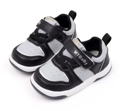 Sportowe sneakersy dziecięce dla chłopca i dziewczynki na rzepy, dostępne w wielu kolorach w rozmiarach 15-22.