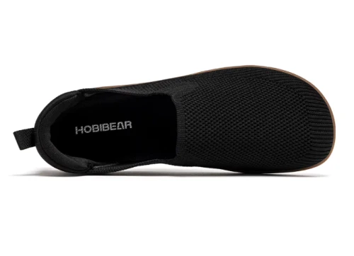 Lekkie, wsuwane buty damskie Barefoot z siateczki z szerokim przodem, dostępne w kolorach: beżowym, czarnym, szarym, błękitnym i brązowym.