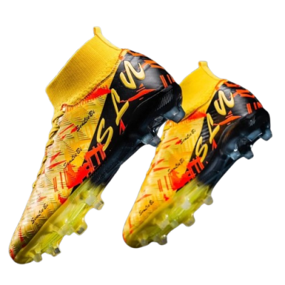 Buty piłkarskie męskie z systemem kołków do gry na trawie.