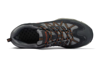 Męskie buty trekkingowe z grubą, traperową podeszwą i wzmocnionym przodem.