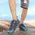 Lekkie buty do wody barefoot z elastyczną podeszwą i systemem drenażu.