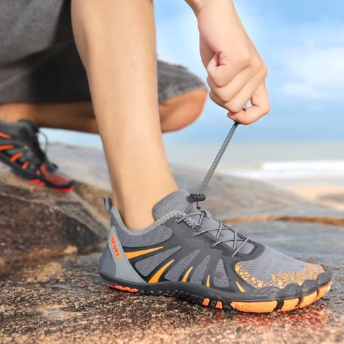 Lekkie buty do wody barefoot z elastyczną podeszwą i systemem drenażu.