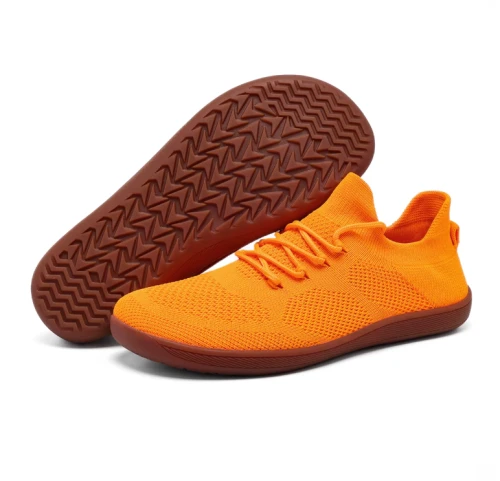 Lekkie, sznurowane buty barefoot unisex z przewiewnej siateczki mesh, z szerokim przodem i elastyczną podeszwą.