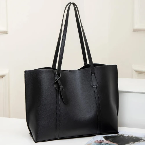 Duża czarna torba shopper damska, idealna do biura i na studia.