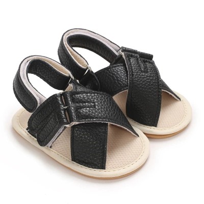 Lekkie sandałki dziecięce niemowlęce z miękką podeszwą i zapięciem na rzepy.
